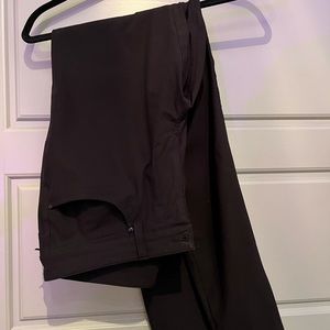 Lululemon ABC pant Black. 31x32 skinny fit